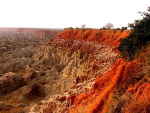 800px-Miradouro_da_Lua_(Angola)