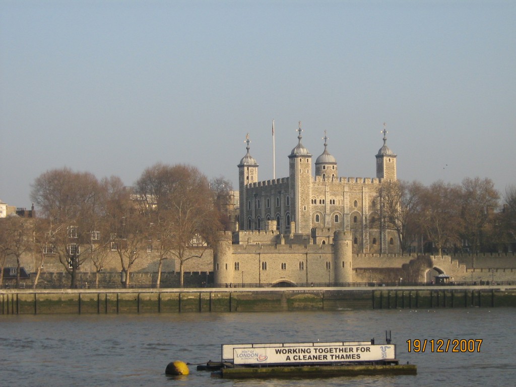 Turnul Londrei si Tamisa