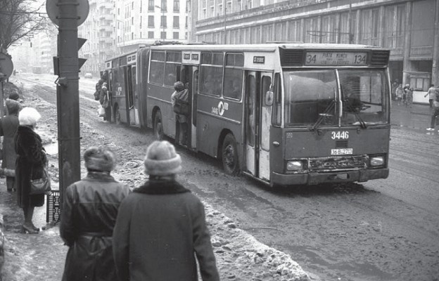 autobuzul in vremea comunistilor